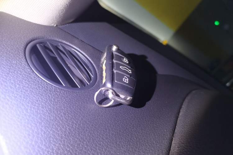 Used Audi Q7 2014 35 TDI Sport Edition Vehicle Key