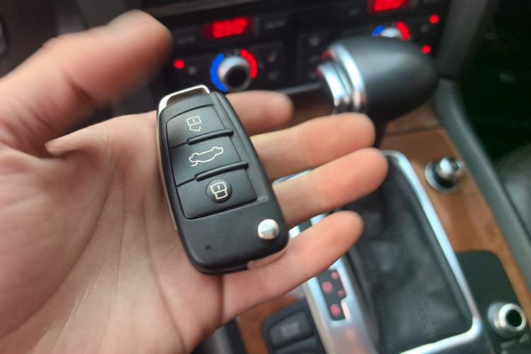 Used Audi Q7 2014 35 TFSI Sport Edition Vehicle Key