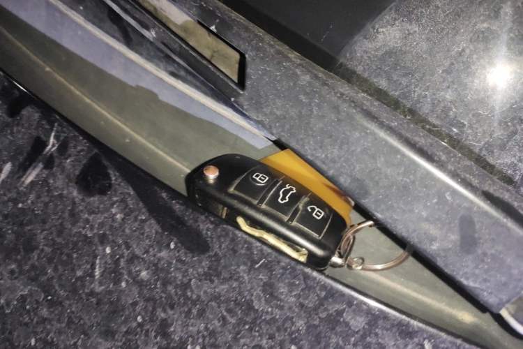 Used Audi Q7 2014 35 TDI Sport Edition Vehicle Key