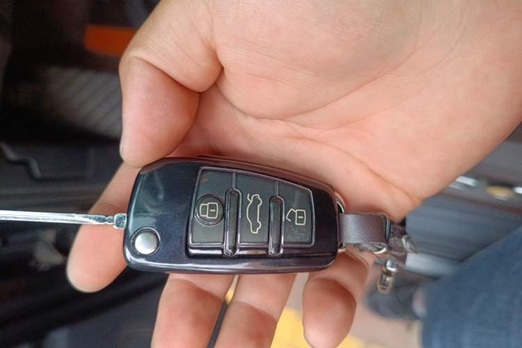 Used Audi Q7 2014 35 TFSI Ambition Edition Vehicle Key