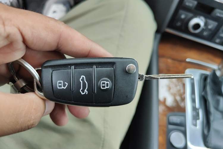 Used Audi Q7 2014 35 TFSI Off-road Model Vehicle Key