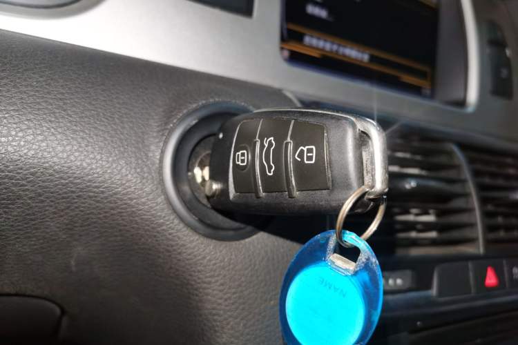 Used Audi Q7 2014 35 TFSI Off-road Model Vehicle Key