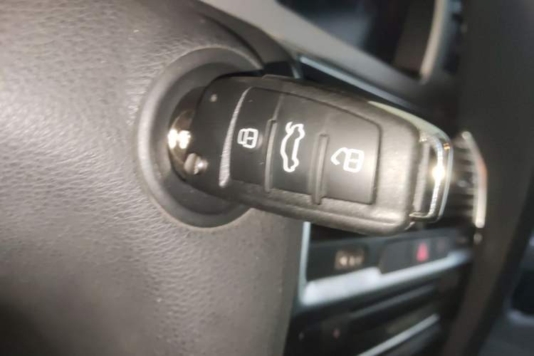 Used Audi Q7 2014 35 TFSI Ambition Edition Vehicle Key
