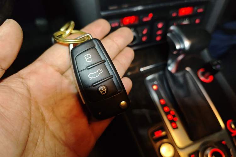 Used Audi Q7 2014 35 TDI Sport Edition Vehicle Key