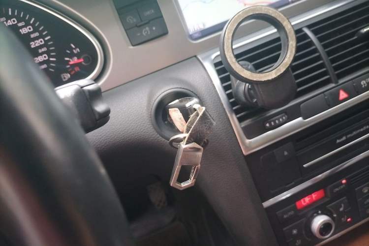 Used Audi Q7 2014 35 TFSI Ambition Edition Vehicle Key