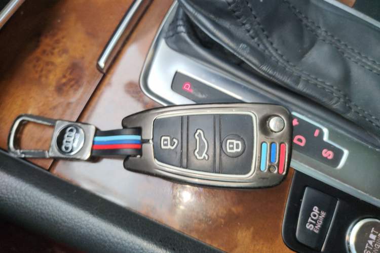 Used Audi Q7 2014 35 TFSI Off-road Model Vehicle Key