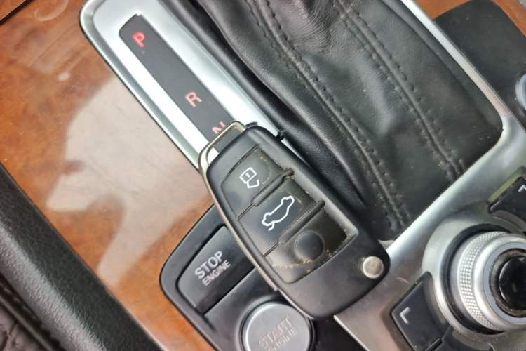 Used Audi Q7 2014 35 TFSI Ambition Edition Vehicle Key