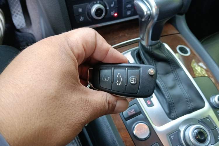 Used Audi Q7 2014 35 TFSI Sport Edition Vehicle Key