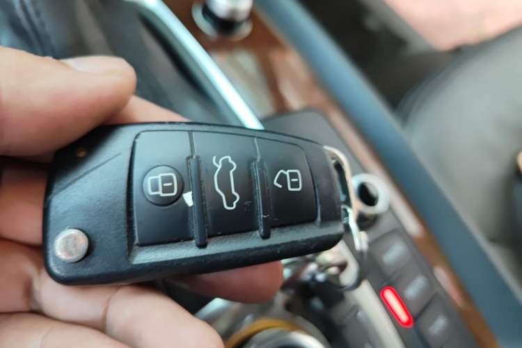 Used Audi Q7 2014 35 TFSI Ambition Edition Vehicle Key