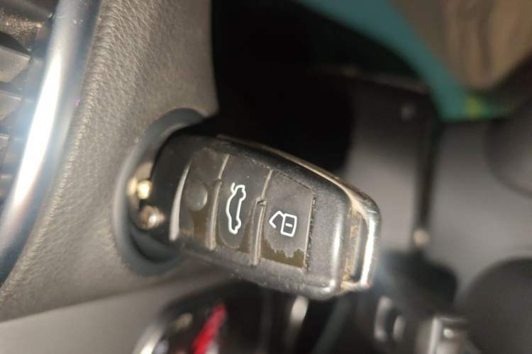 Used Audi Q7 2014 35 TFSI Sport Edition Vehicle Key