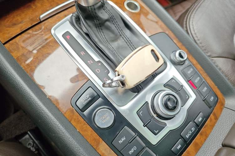 Used Audi Q7 2014 35 TFSI Off-road Model Vehicle Key