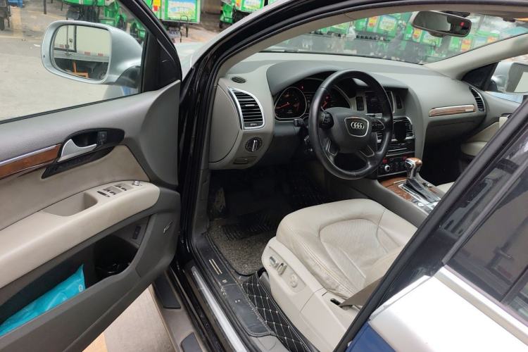 Used Audi Q7 2014 35 TFSI Off-road Model Driver Seat