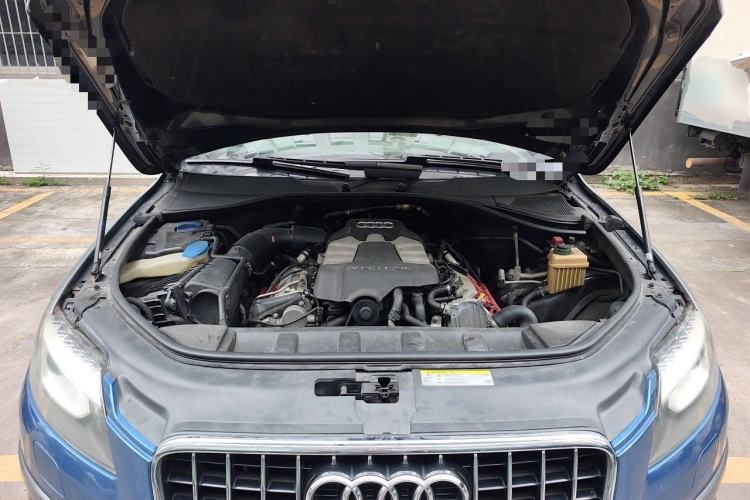 Used Audi Q7 2014 35 TFSI Off-road Model Engine Bay