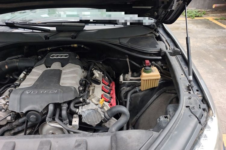 Used Audi Q7 2014 35 TFSI Off-road Model Engine Bay Left