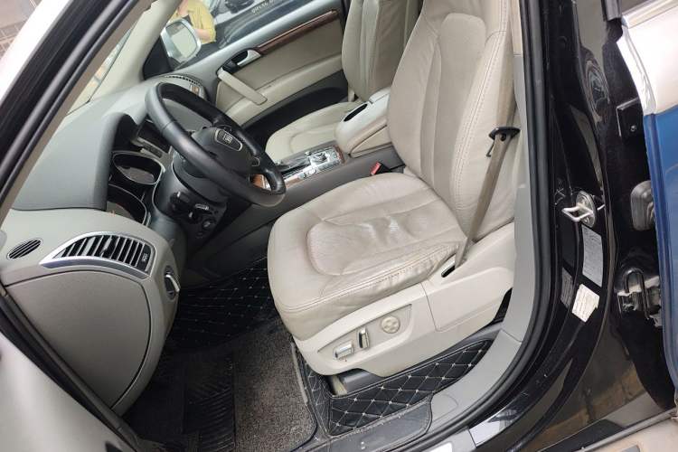 Used Audi Q7 2014 35 TFSI Off-road Model Left Front Seat