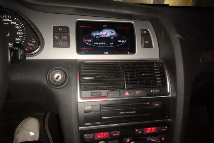 Used Audi Q7 2014 35 TFSI Ambition Edition Audio And AC Panel