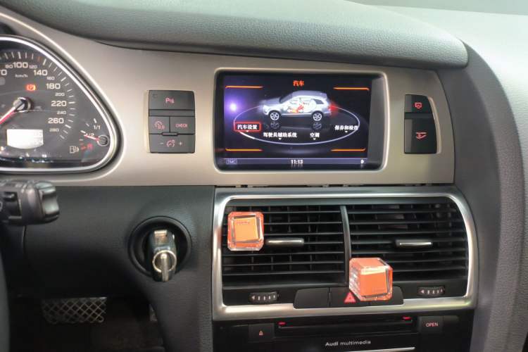 Used Audi Q7 2014 35 TFSI Ambition Edition Audio And AC Panel