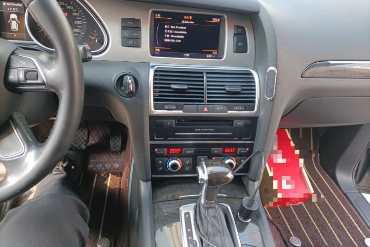 Used Audi Q7 2014 35 TFSI Off-road Model Audio And AC Panel