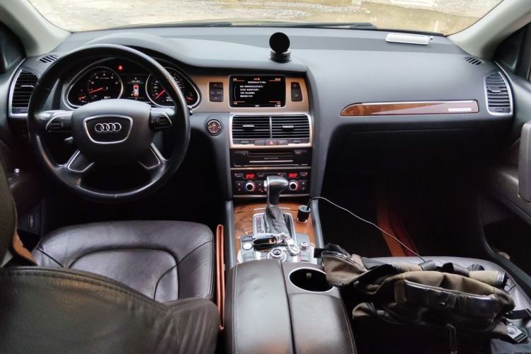 Used Audi Q7 2014 35 TFSI Ambition Edition Center Console