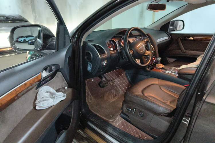 Used Audi Q7 2014 35 TFSI Ambition Edition Driver Seat