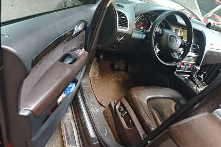 Used Audi Q7 2014 40 TFSI off-road version Driver Seat
