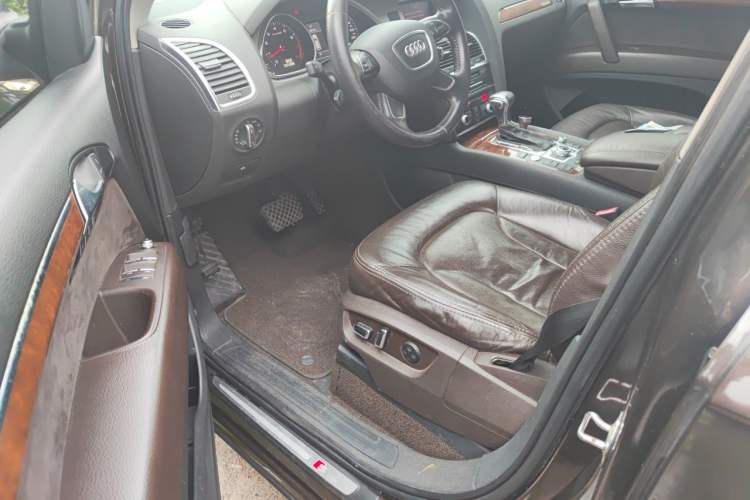 Used Audi Q7 2014 35 TFSI Sport Edition Driver Seat
