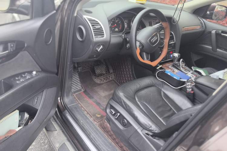 Used Audi Q7 2014 35 TFSI Ambition Edition Driver Seat