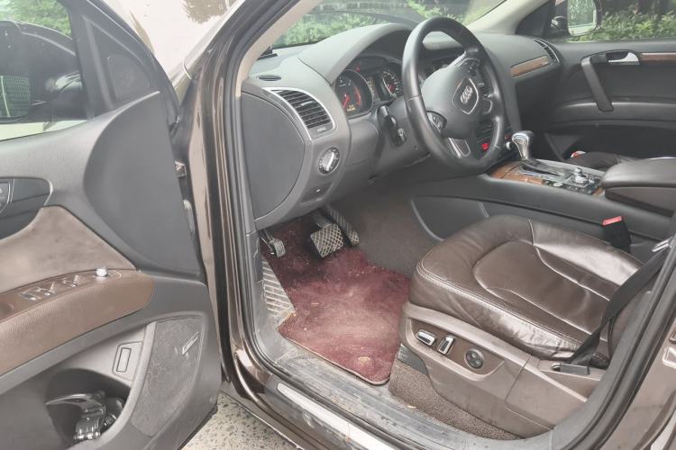 Used Audi Q7 2014 35 TDI Sport Edition Driver Seat