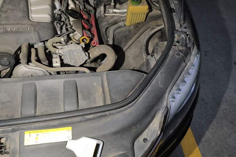 Used Audi Q7 2014 35 TFSI Sport Edition Engine Bay Left