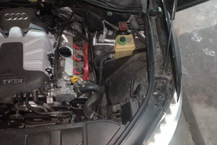 Used Audi Q7 2014 35 TFSI Ambition Edition Engine Bay Left