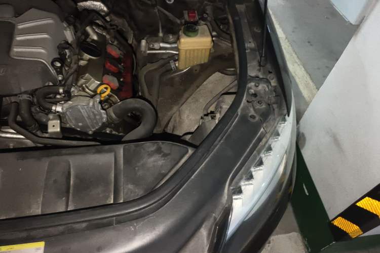 Used Audi Q7 2014 35 TFSI Ambition Edition Engine Bay Left