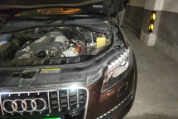 Used Audi Q7 2014 35 TFSI Ambition Edition Engine Bay Left
