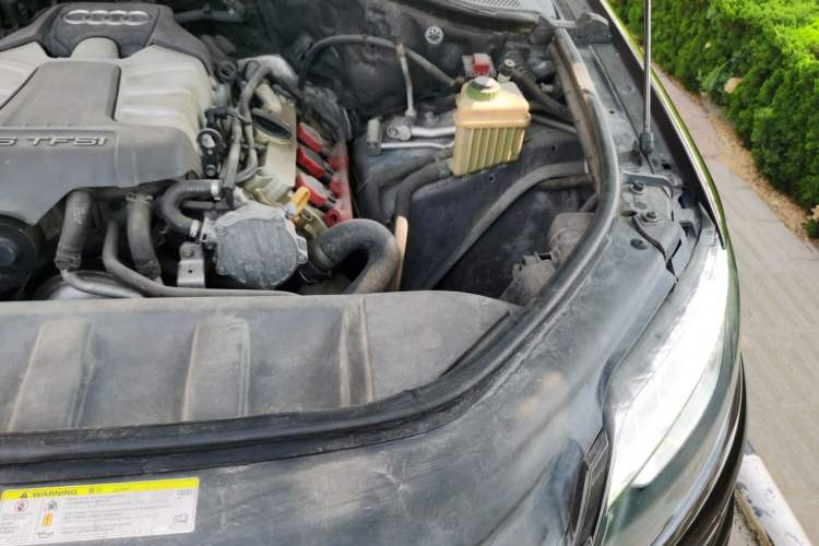 Used Audi Q7 2014 35 TFSI Sport Edition Engine Bay Left