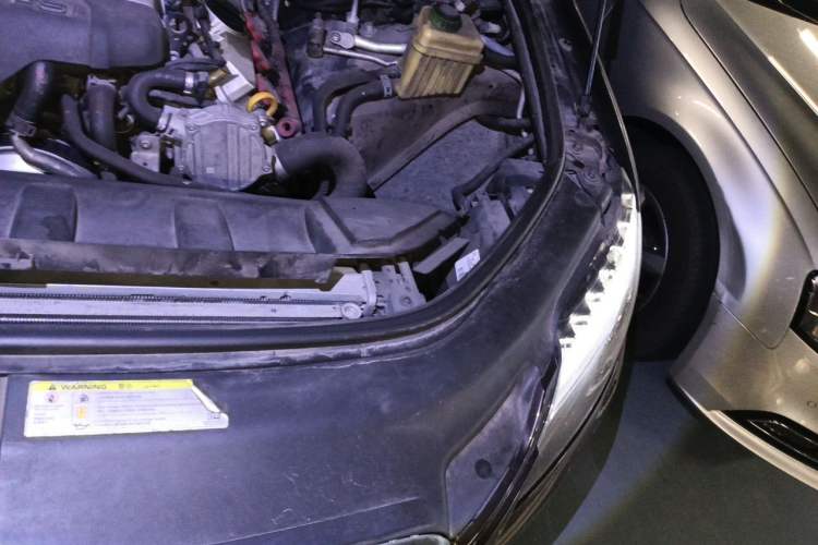 Used Audi Q7 2014 35 TFSI Ambition Edition Engine Bay Left