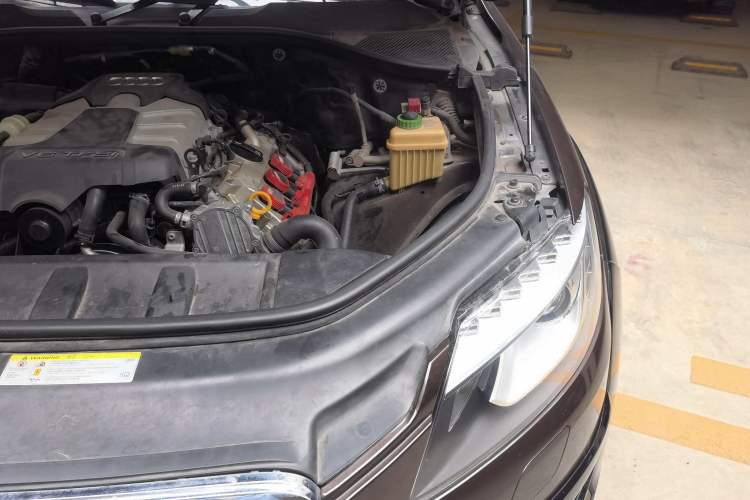 Used Audi Q7 2014 35 TFSI Off-road Model Engine Bay Left