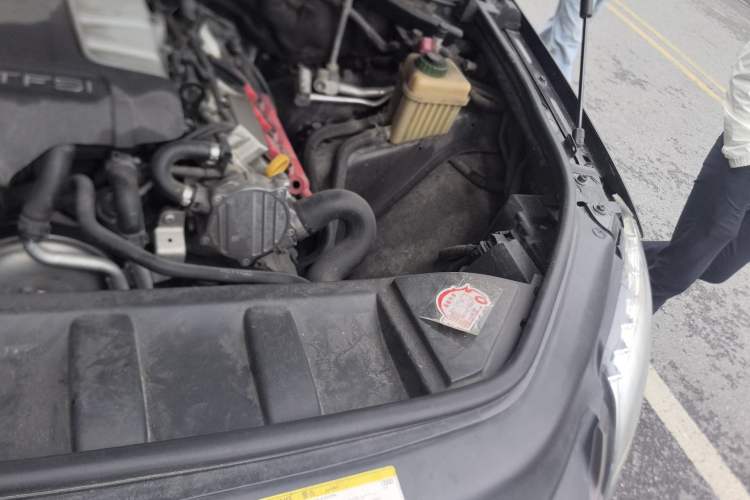 Used Audi Q7 2014 35 TFSI Ambition Edition Engine Bay Left