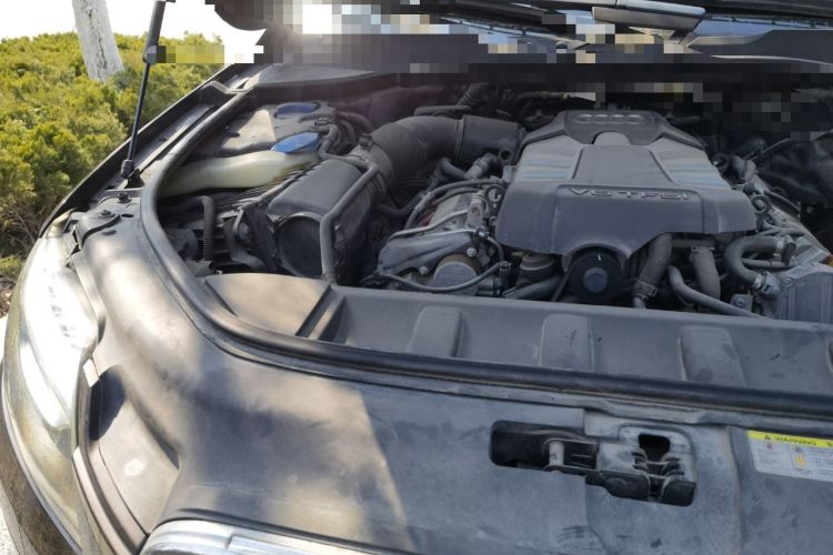 Used Audi Q7 2014 35 TFSI Ambition Edition Engine Bay Right