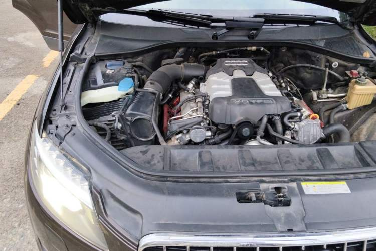Used Audi Q7 2014 35 TFSI Ambition Edition Engine Bay Right