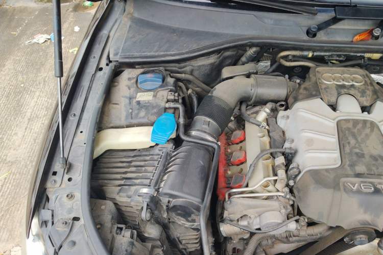 Used Audi Q7 2014 35 TFSI Sport Edition Engine Bay Right