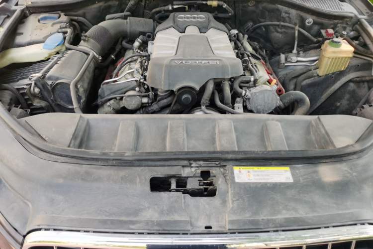 Used Audi Q7 2014 35 TFSI Sport Edition Engine Bay