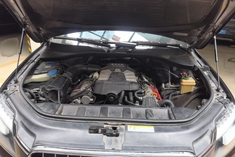 Used Audi Q7 2014 35 TFSI Off-road Model Engine Bay