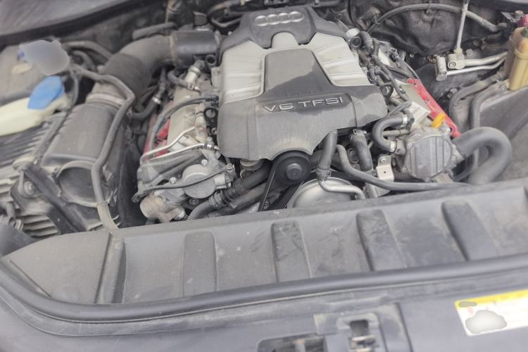 Used Audi Q7 2014 35 TFSI Ambition Edition Engine Bay