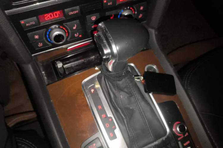 Used Audi Q7 2014 35 TFSI Ambition Edition Gear Lever