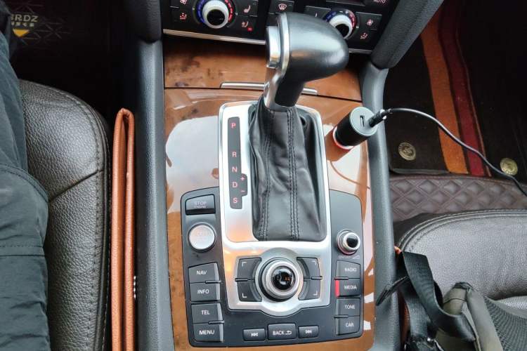 Used Audi Q7 2014 35 TFSI Ambition Edition Gear Lever