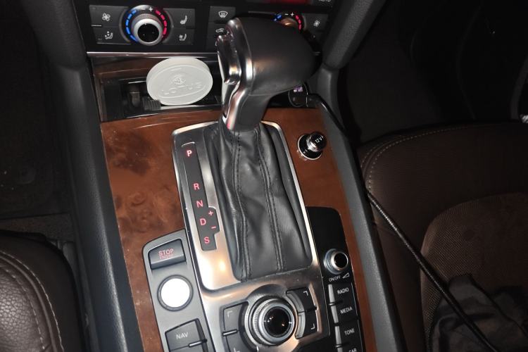 Used Audi Q7 2014 35 TDI Sport Edition Gear Lever