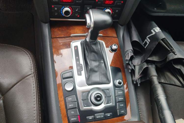 Used Audi Q7 2014 35 TFSI Sport Edition Gear Lever