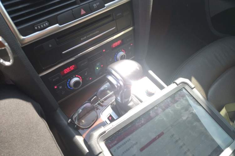 Used Audi Q7 2014 35 TFSI Sport Edition Gear Lever