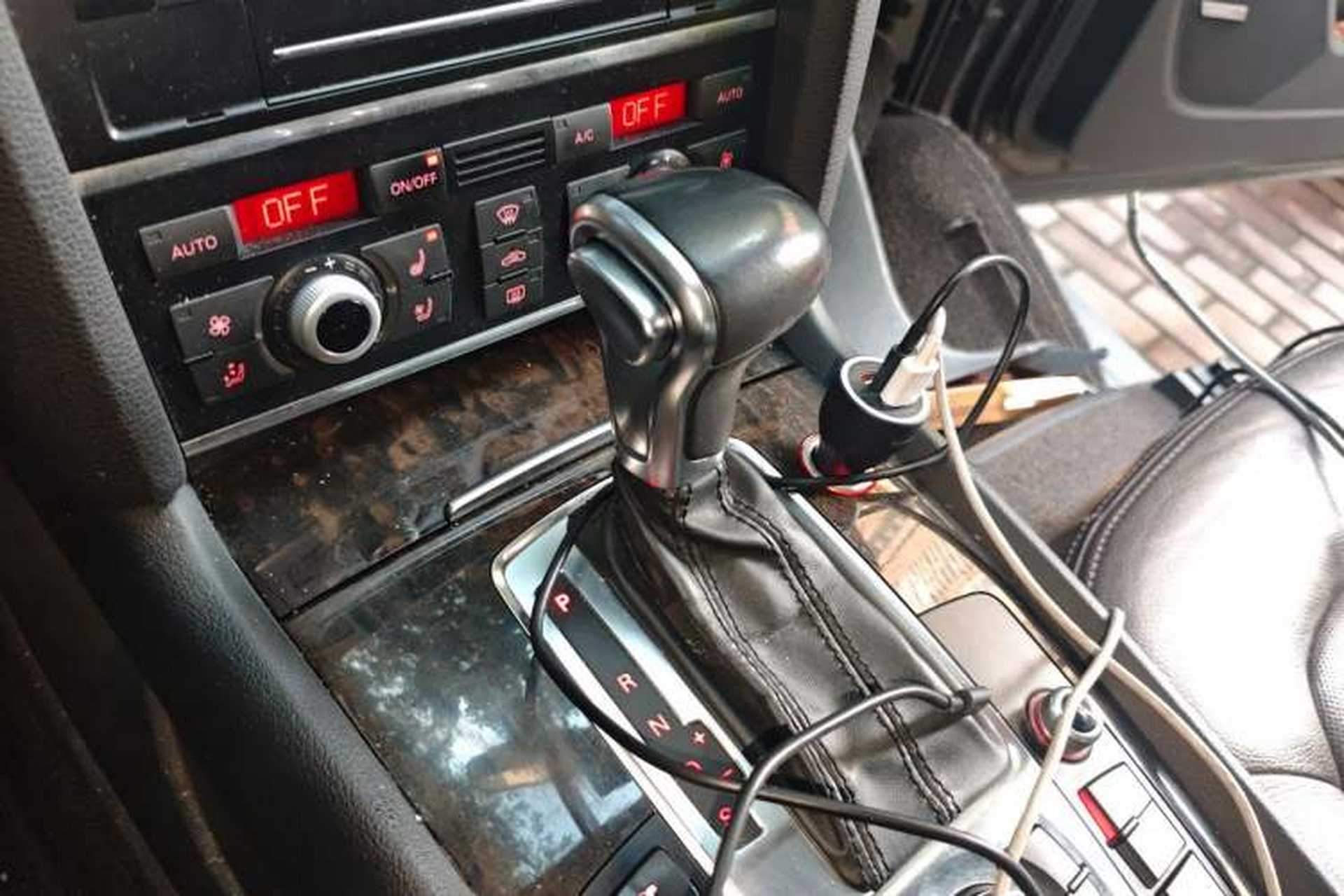 Used Audi Q7 2014 40 TFSI off-road version Gear Lever