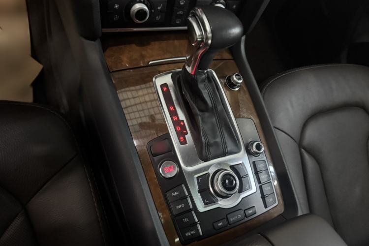 Used Audi Q7 2014 35 TFSI Sport Edition Gear Lever