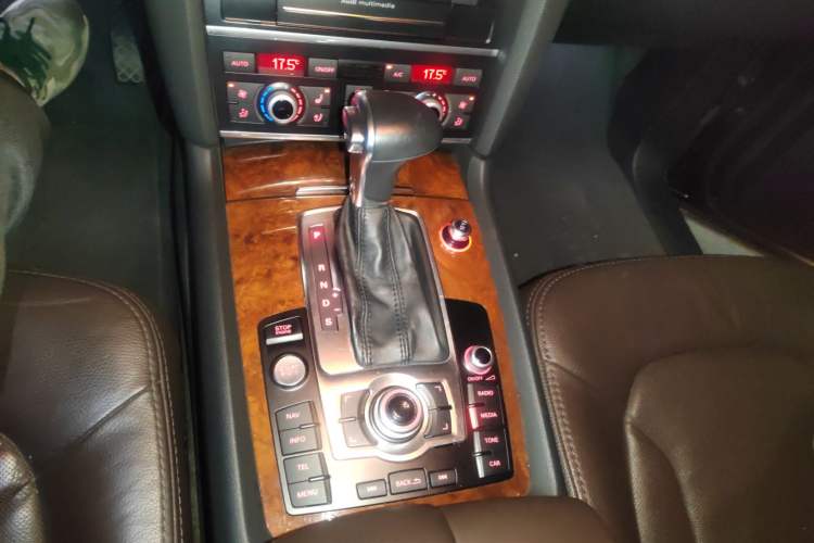 Used Audi Q7 2014 35 TFSI Ambition Edition Gear Lever